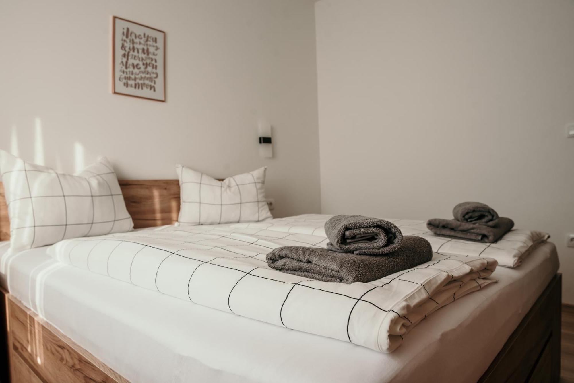 Apartman Krznaric Zupanja Ngoại thất bức ảnh