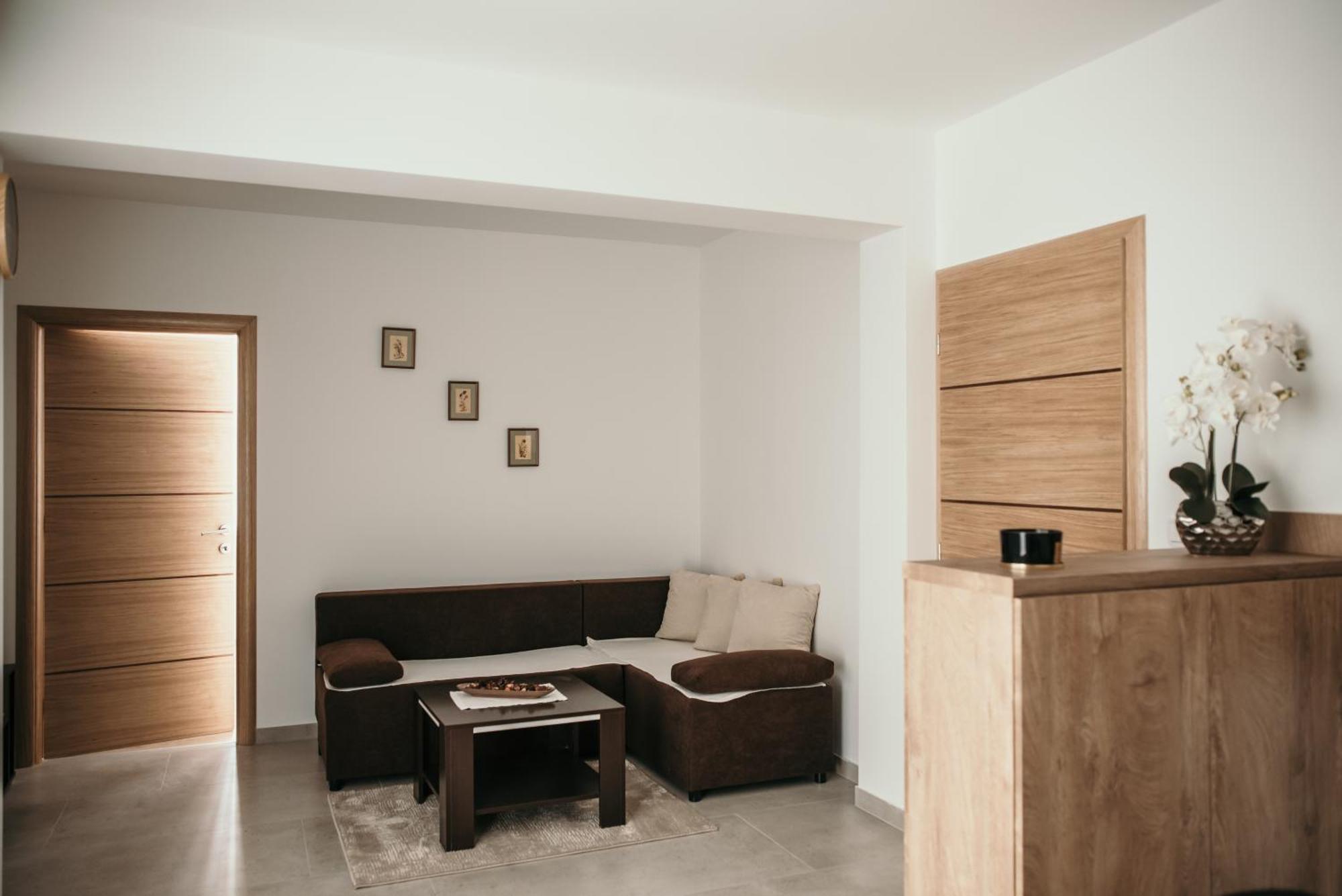 Apartman Krznaric Zupanja Ngoại thất bức ảnh