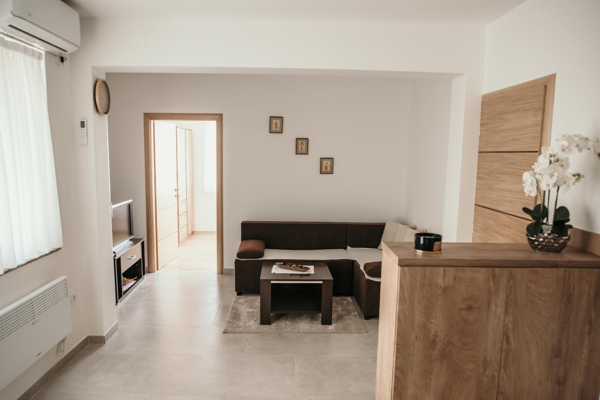 Apartman Krznaric Zupanja Ngoại thất bức ảnh