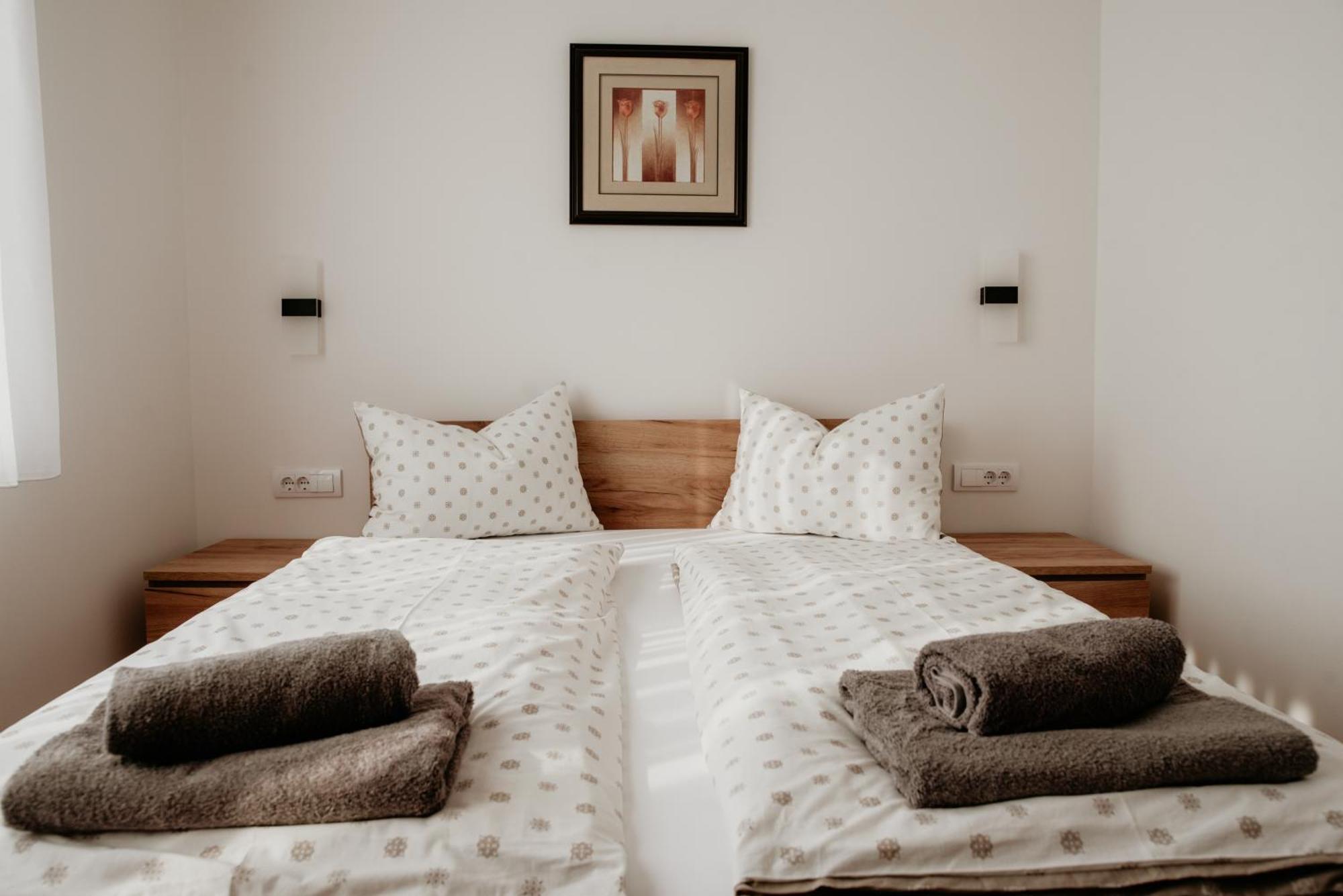 Apartman Krznaric Zupanja Ngoại thất bức ảnh