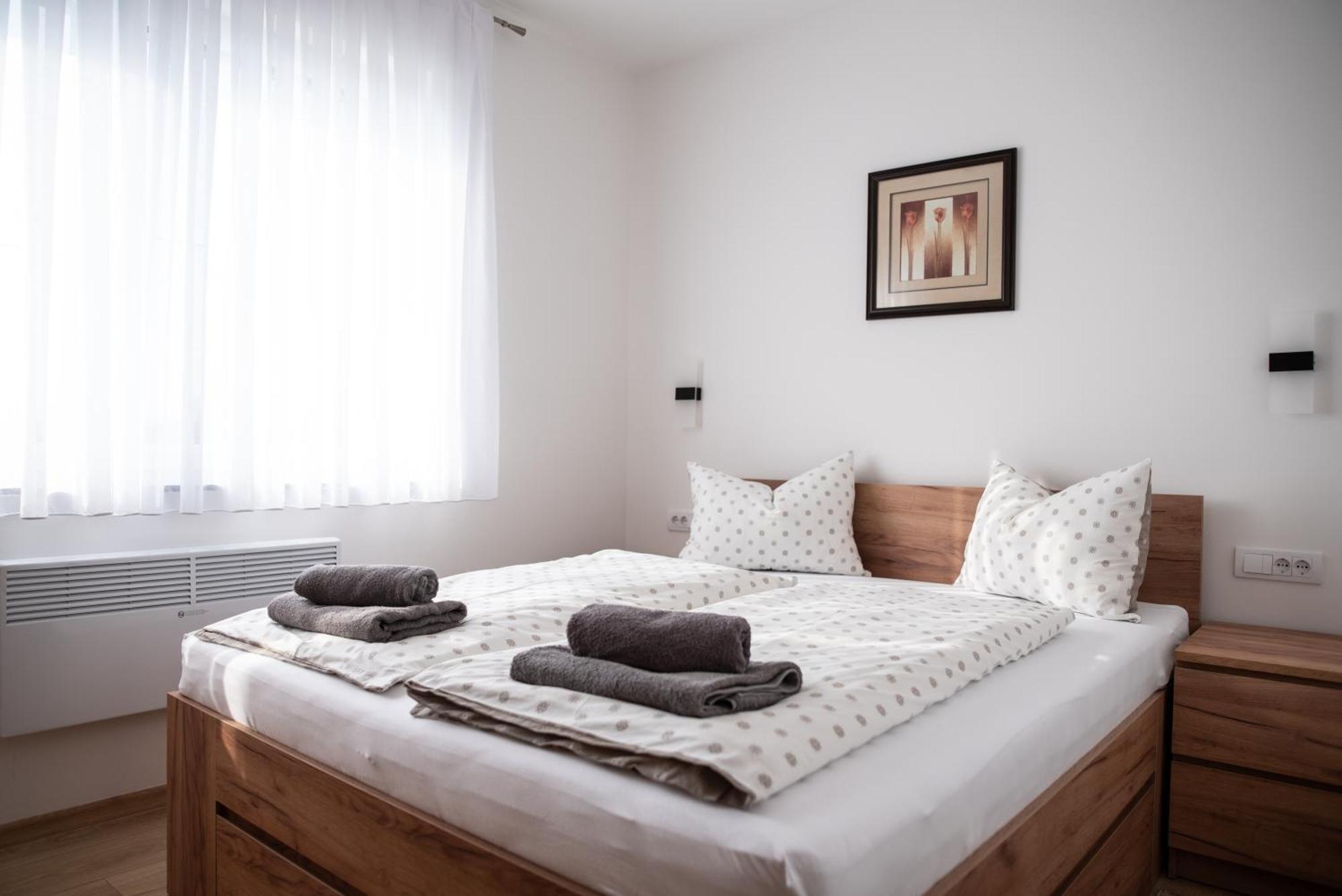 Apartman Krznaric Zupanja Ngoại thất bức ảnh