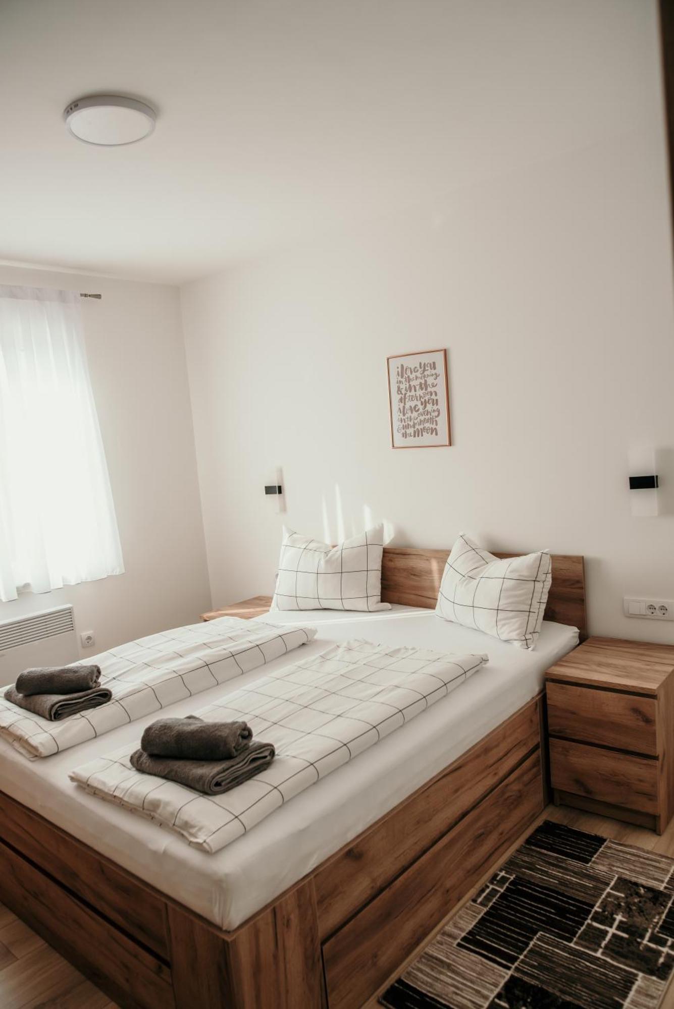Apartman Krznaric Zupanja Ngoại thất bức ảnh